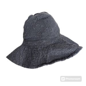Black Baby Gap Bucket Hat